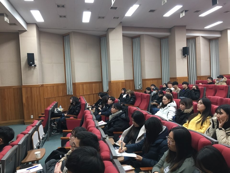 2018학년도 졸업생 취업특강 사진4.jpg 첨부 이미지